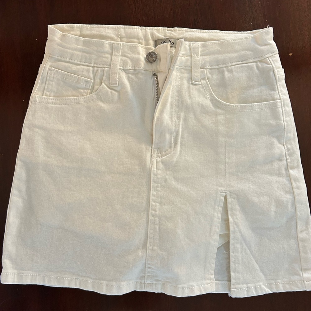 2bella White stretch Denim Skirt with shorts